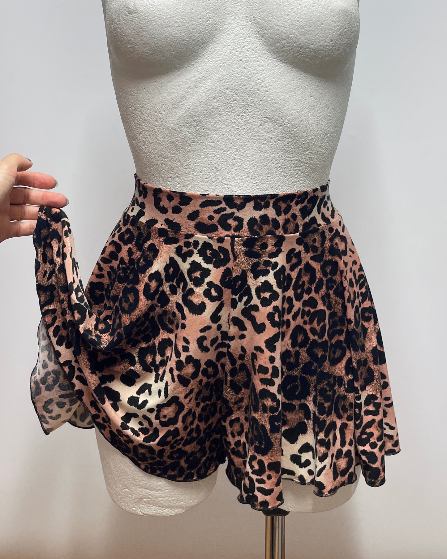 Leopard print skirt-pants XS