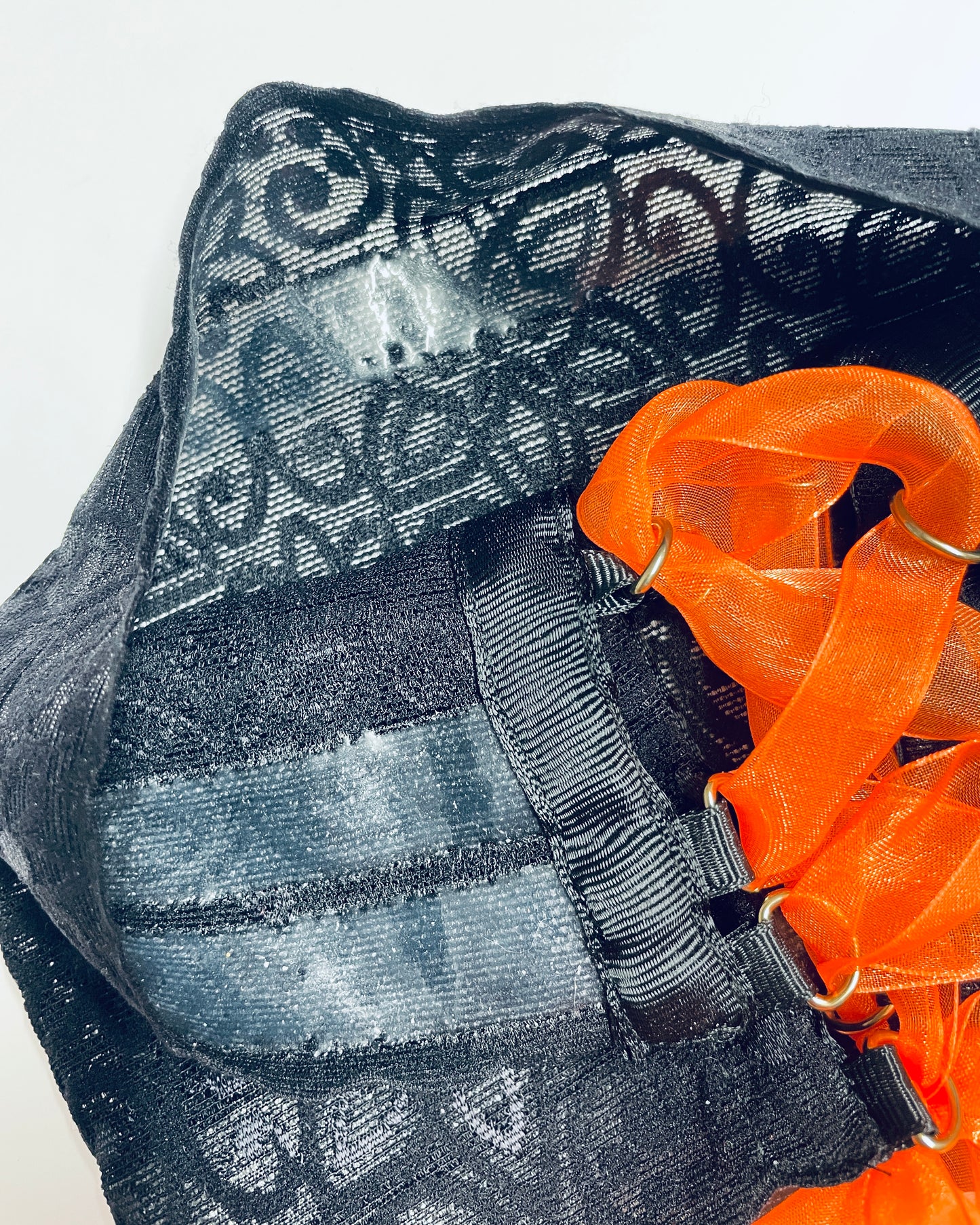 Laced carters with silicone straps inside